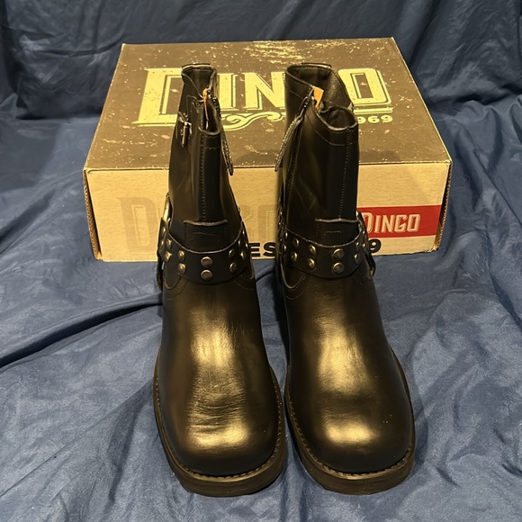 DINGO- short boot, black, asst new - Picture 2 of 4